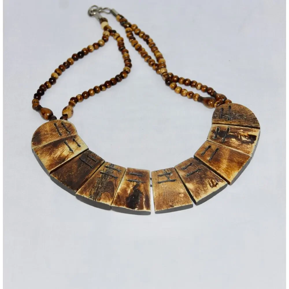TIBETAN HANDCRAFTED 8 AUSPICIOUS SYMBOLS CARVED YAK BONE AMULET NECKLACE